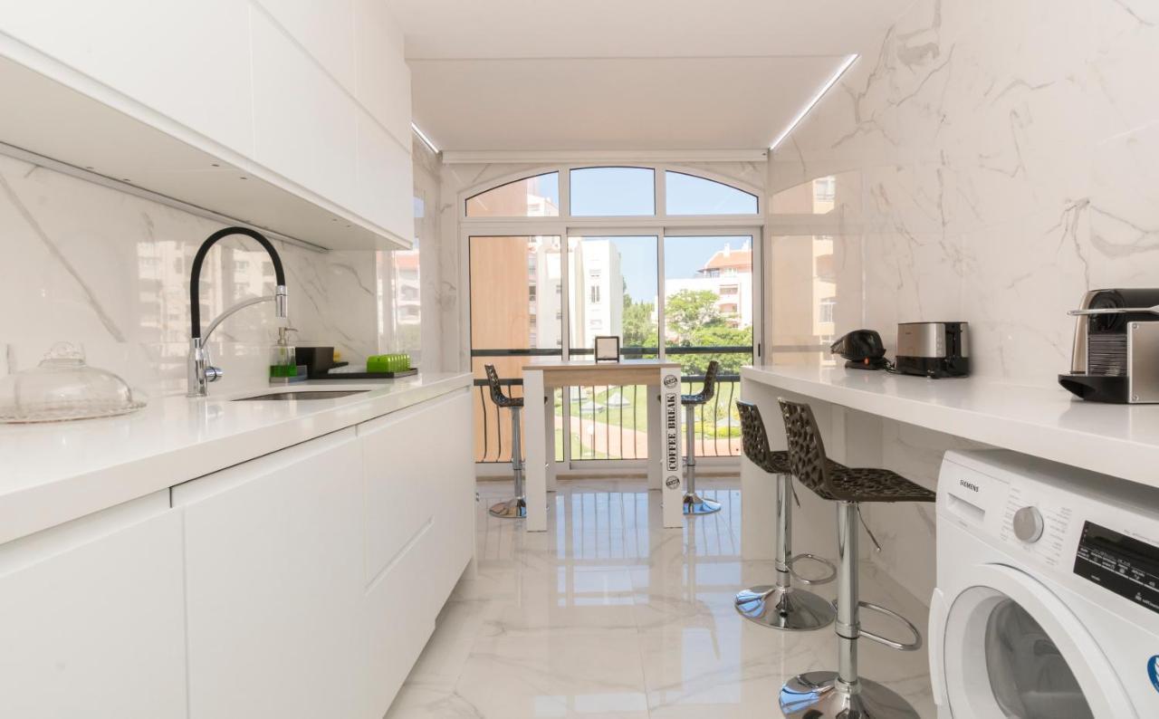 Houze_Lovely Flat With Swimming Pool! Кашкайш Екстериор снимка