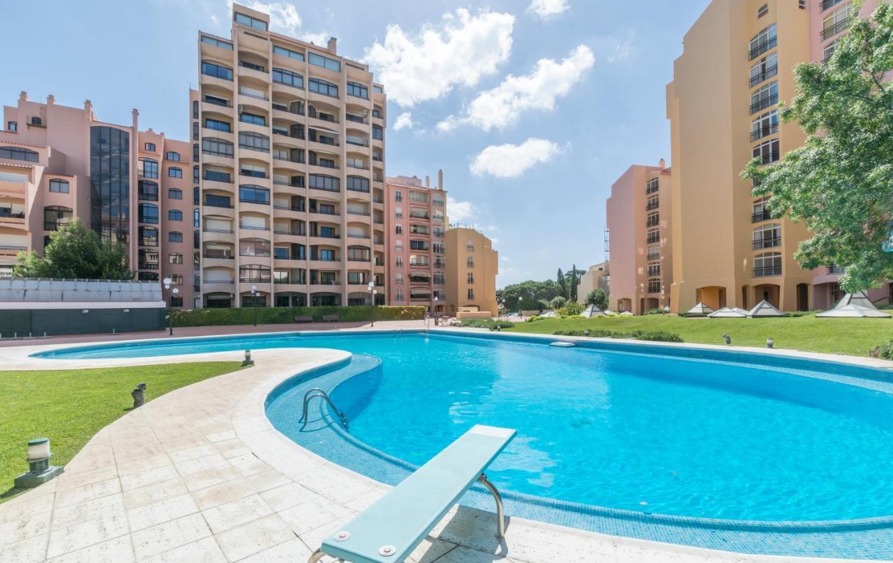 Houze_Lovely Flat With Swimming Pool! Кашкайш Екстериор снимка