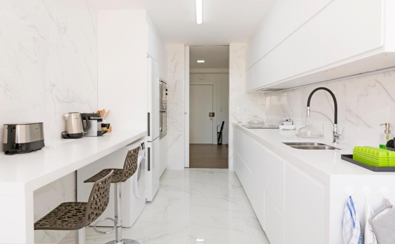 Houze_Lovely Flat With Swimming Pool! Кашкайш Екстериор снимка